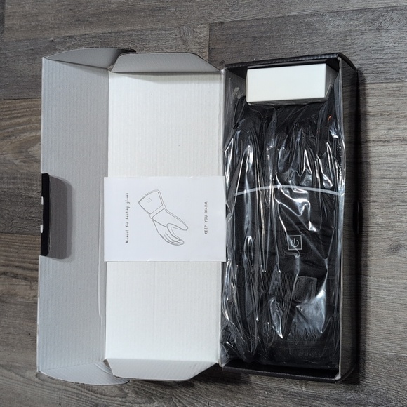 Heated gloves with rechargeable batteries - Picture 5 of 8